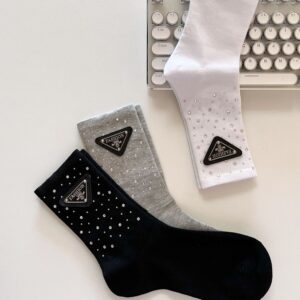 2023-unisex-europe-metal-triangle-label-women-socks-fashion-designer-luxury-sock-cotton-sports-casual-girls