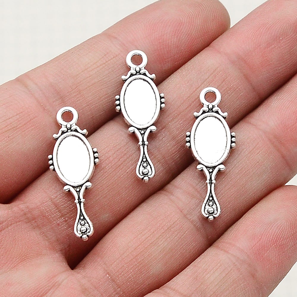 Antique Silver Plated Perfume Beauty Hollow Lips Pendants
